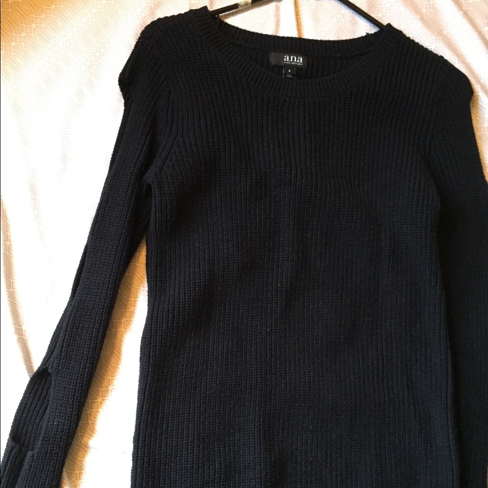 A.n.a ribbed sweater medium cut out sleeves black